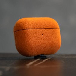 Husa alcantara SILKASE pentru Airpods Pro/ Pro 2, culoare portocaliu, soft Husa alcantara SILKASE pentru Airpods Pro/ Pro 2, culoare portocaliu, soft